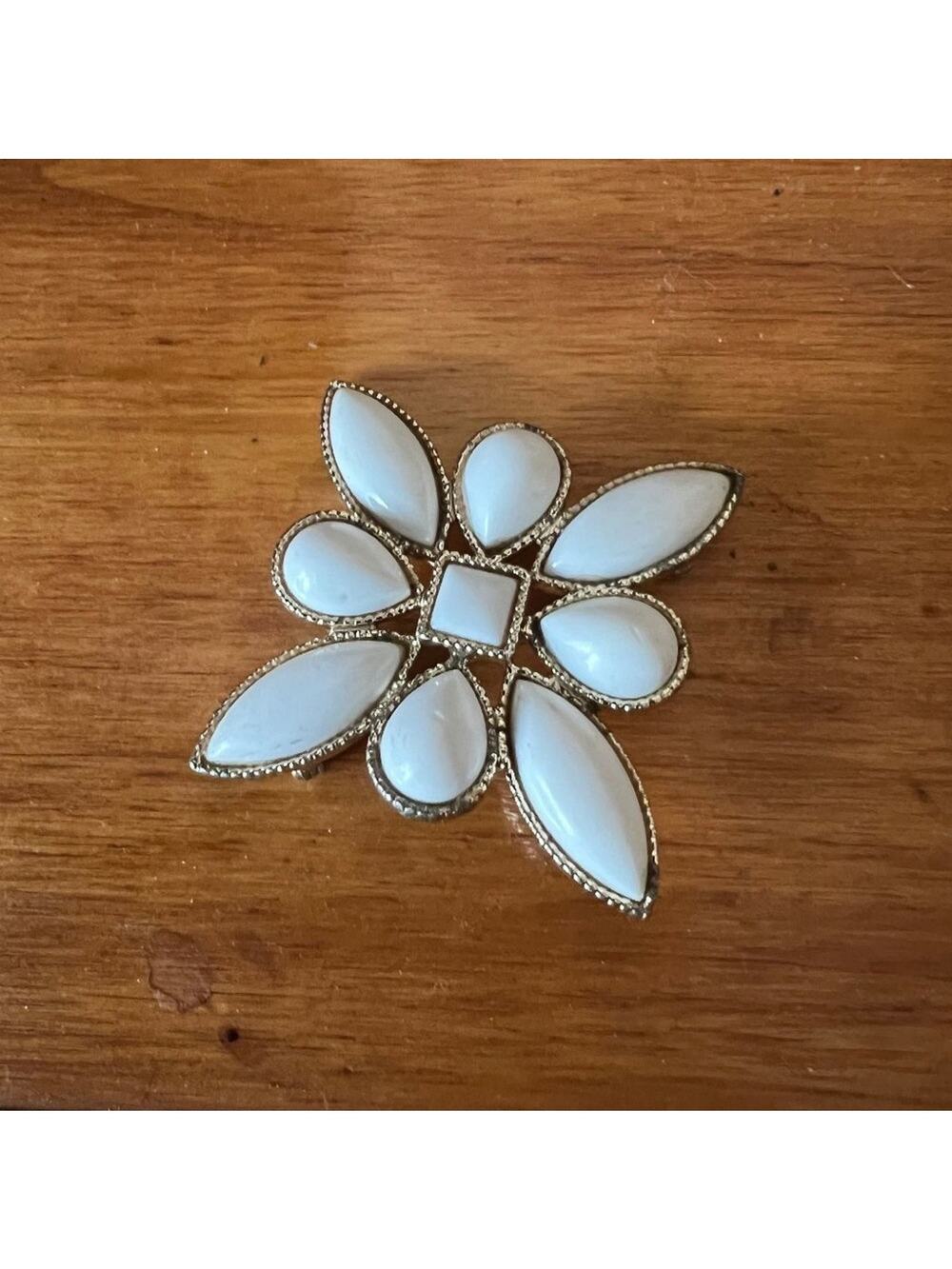 Emmons Lucito Gold Tone/White Brooch